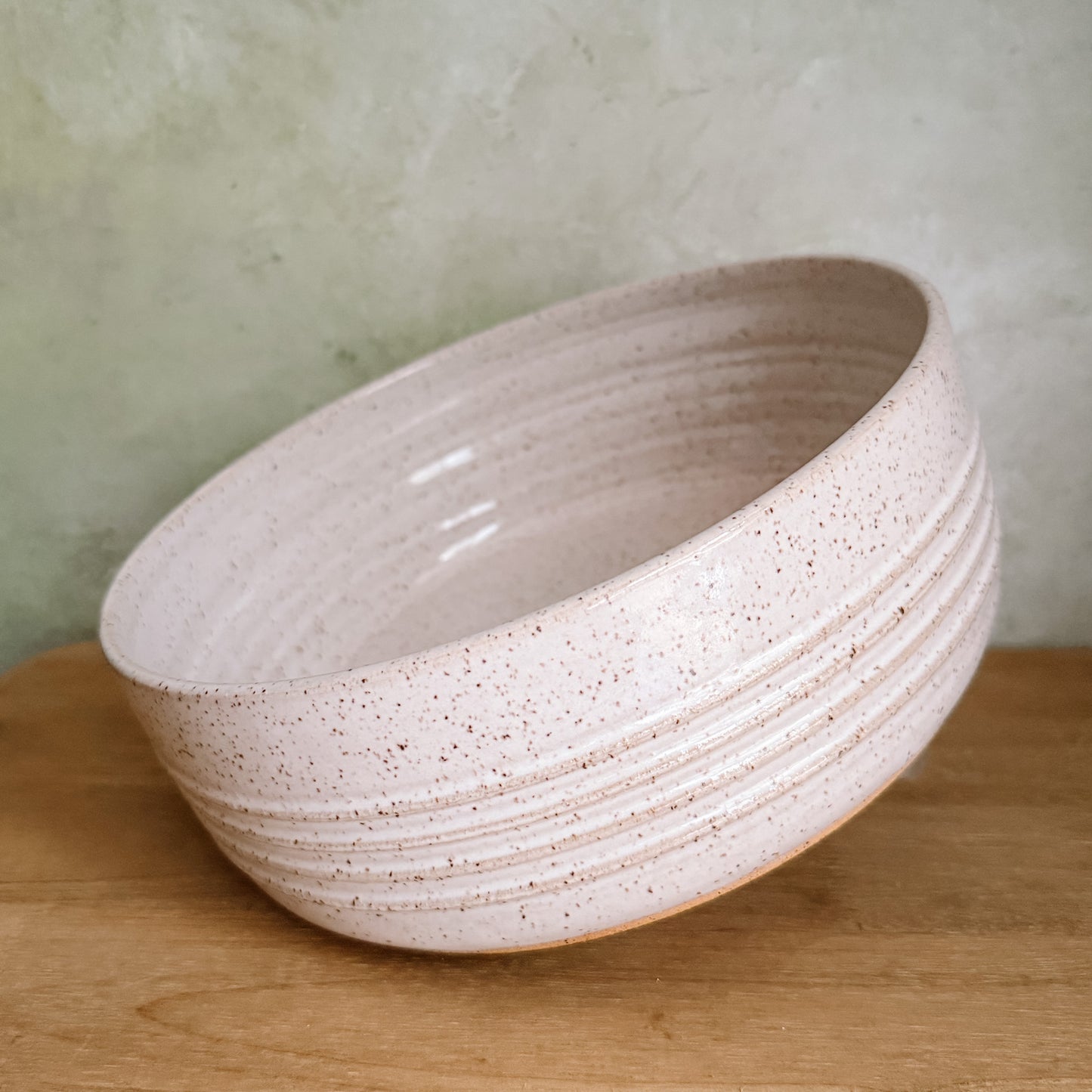 9" Speckled Ribbed Serving Bowl