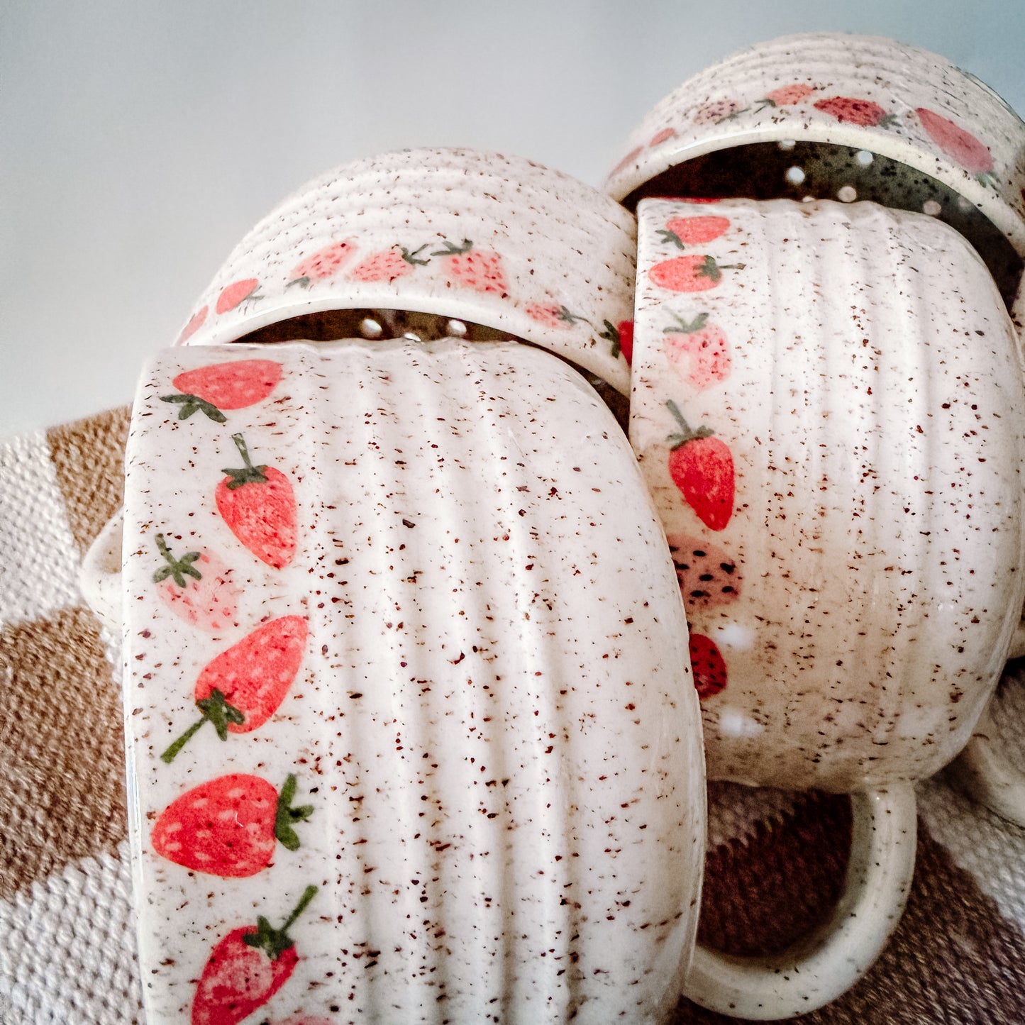 Speckled Strawberry Berry Bowl