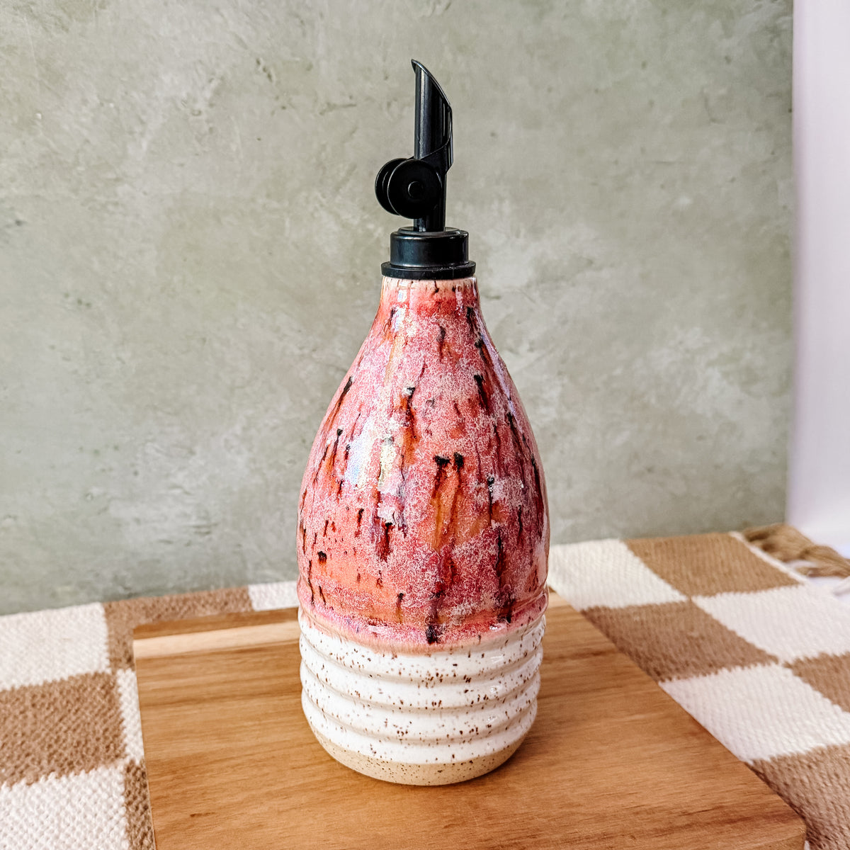 18oz  Pink Drip Oil Cruet