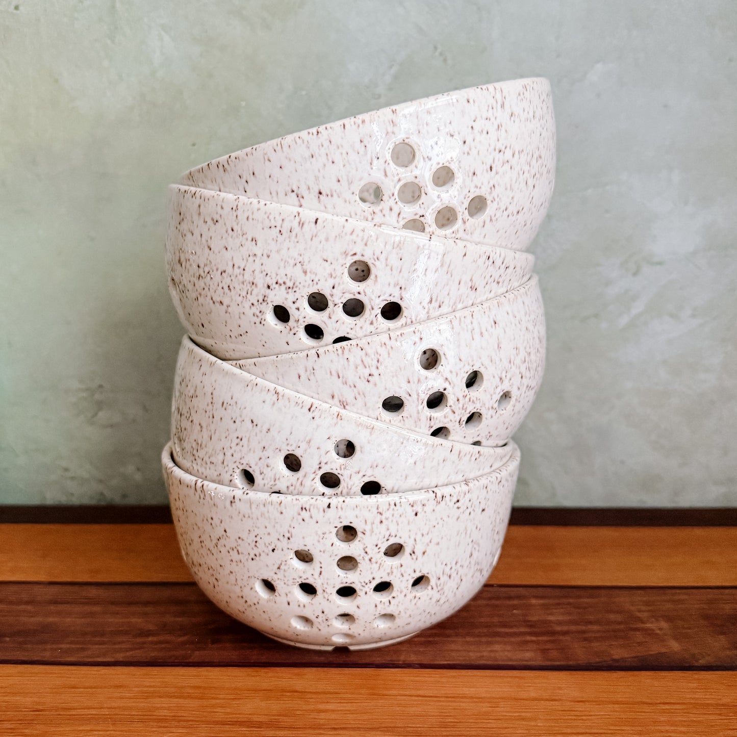 6" Speckled White Berry Bowl