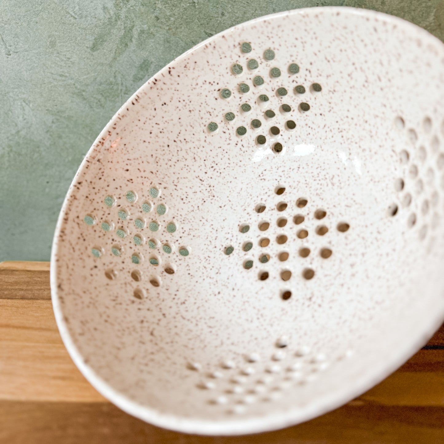 11" Colander