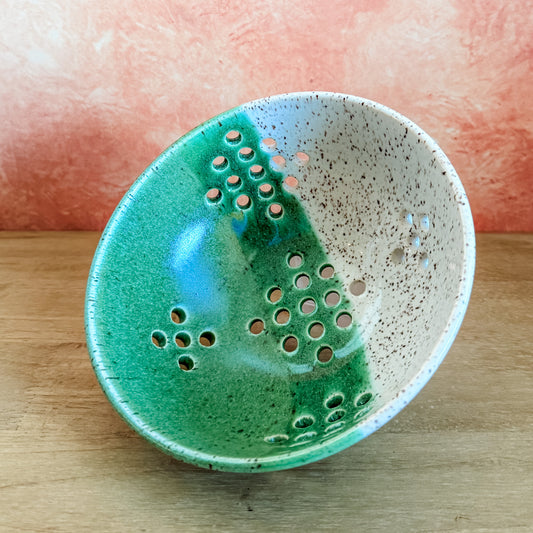 6" Speckled Mint & White Berry Bowl