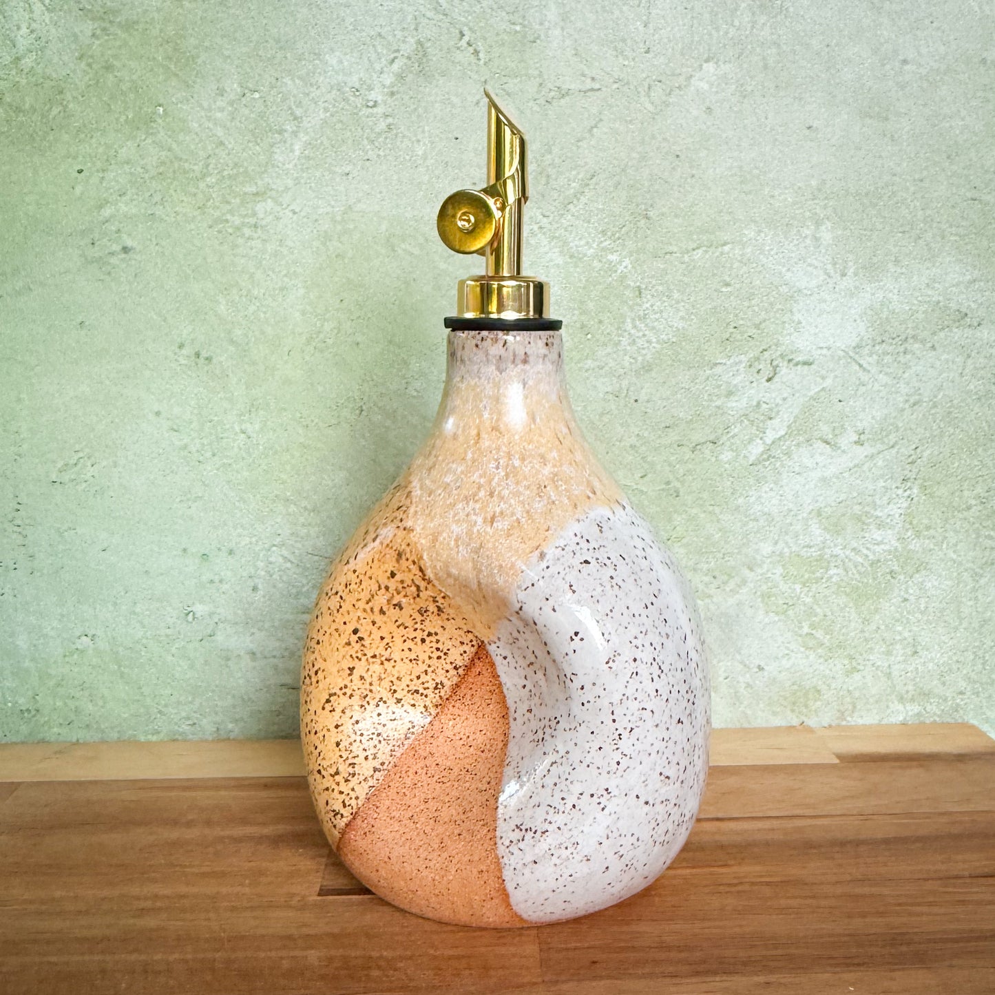 16oz Speckled Butter Yellow & White Oil Bottle