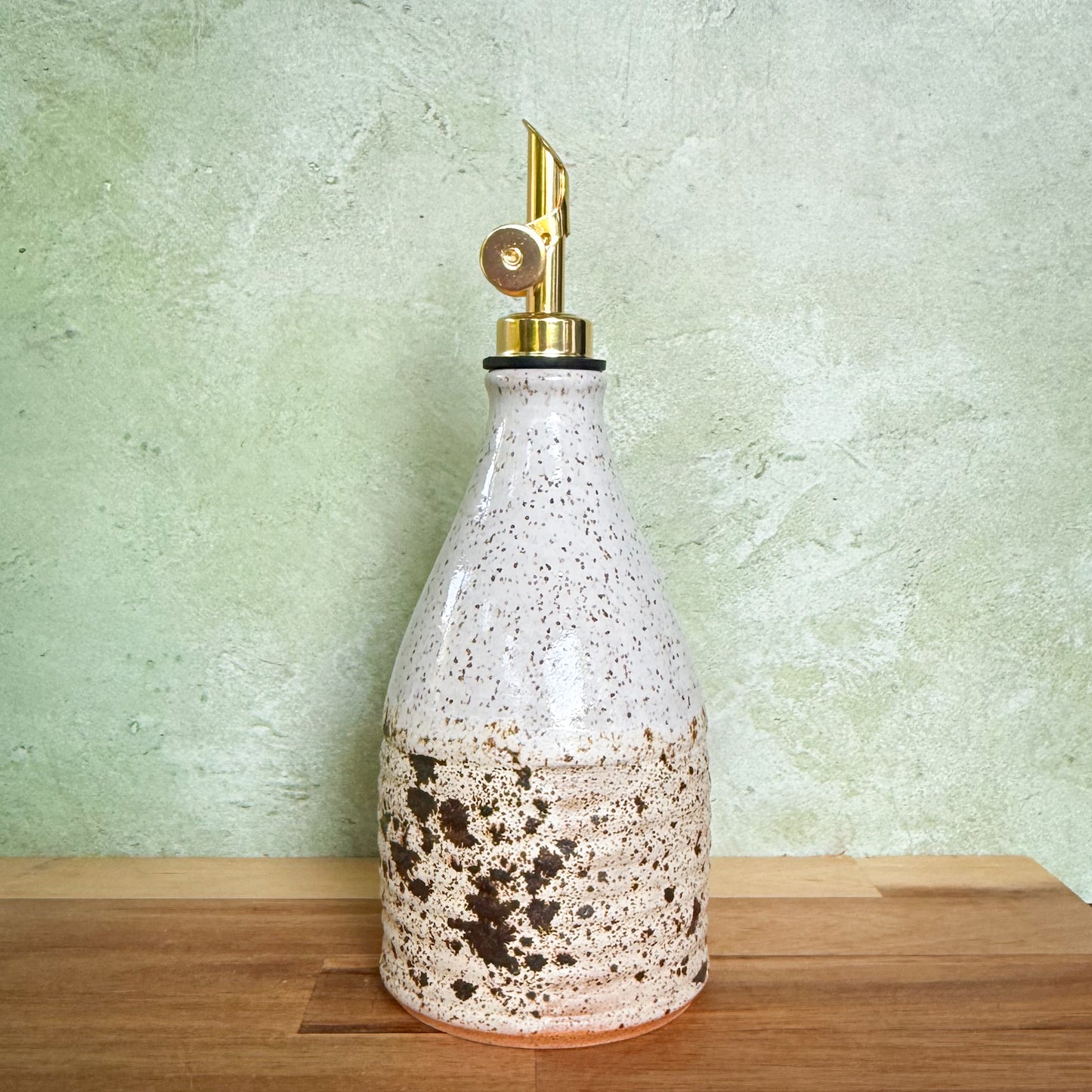 16oz  Speckled Eggshell Oil Bottle